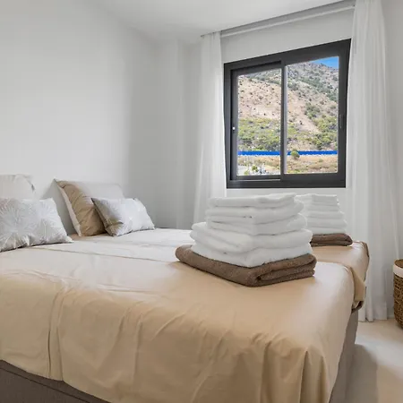 Vivi Homes - Coral With Sea Views & Pool *