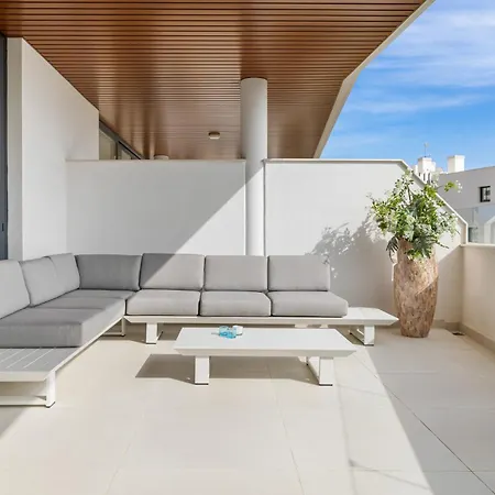 Vivi Homes - Coral With Sea Views & Pool