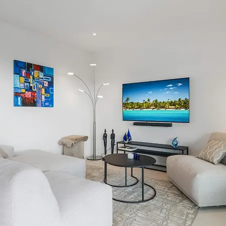 Vivi Homes - Coral With Sea Views & Pool