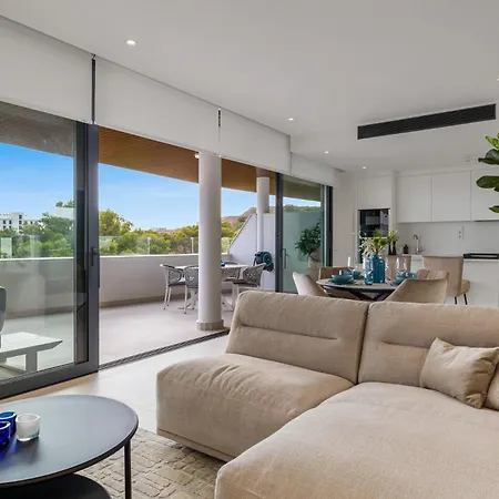 Vivi Homes - Coral With Sea Views & Pool