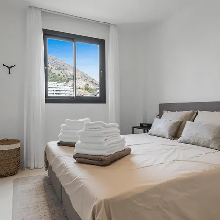 Vivi Homes - Coral With Sea Views & Pool Apartment